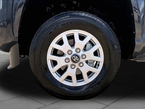 Used 2025 Toyota Tacoma SR image 11