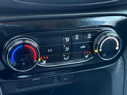 Used 2022 Buick Encore GX Preferred w/ Sport Touring Package image 16