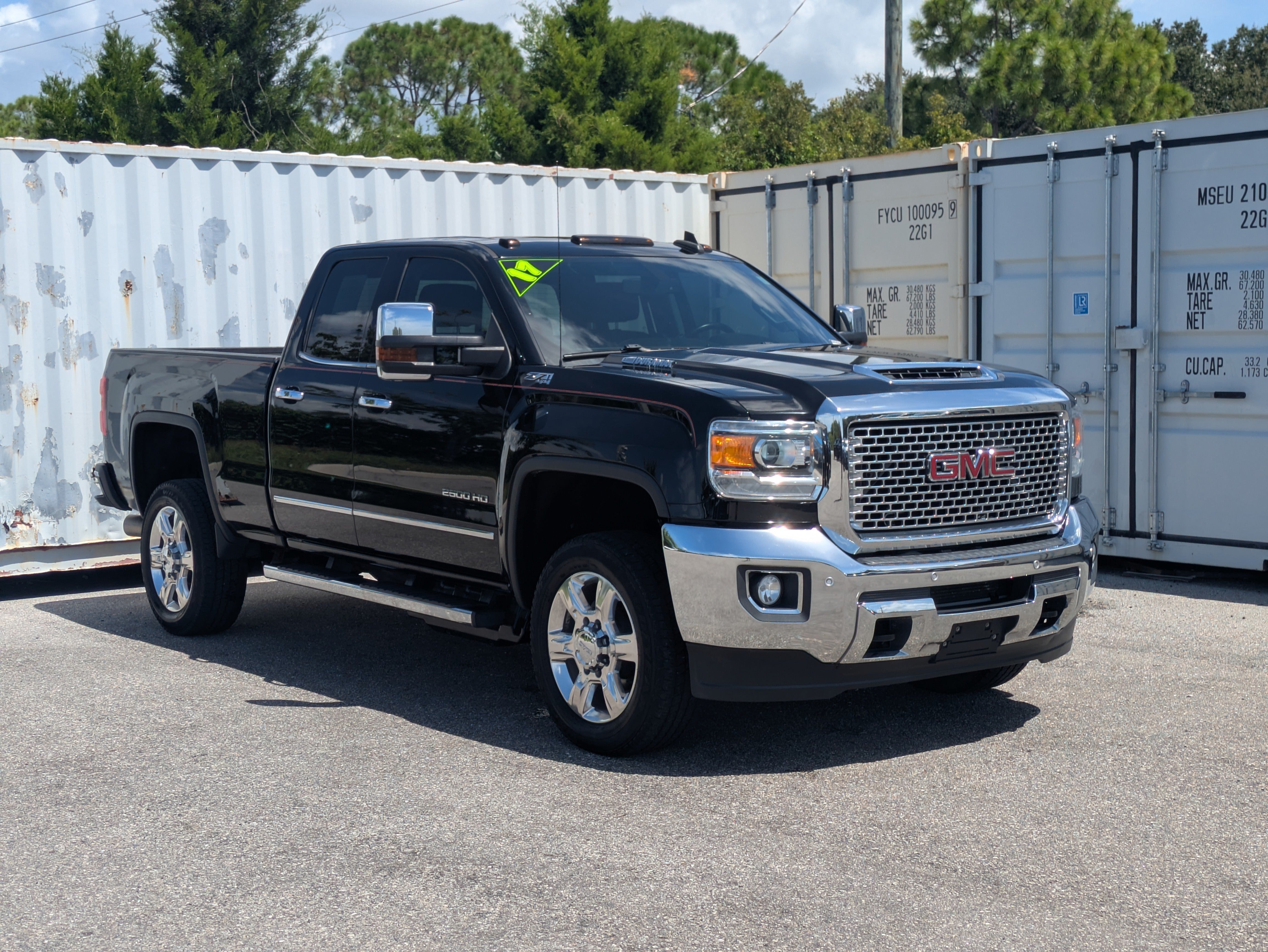 Used 2017 GMC Sierra 2500 SLT w/ Suspension Package, Off-Road AWD/4WD image 3