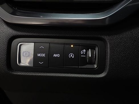 Used 2024 GMC Acadia AT4 w/ Luxury Package image 27