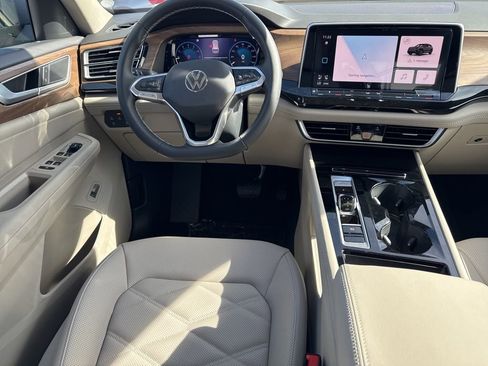 New 2026 Volkswagen Atlas SE FWD image 16