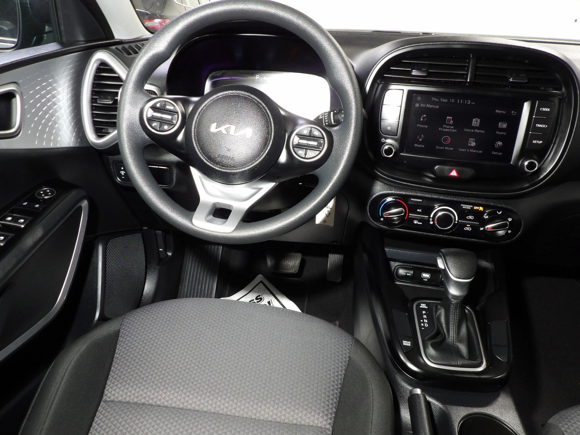 Used 2025 Kia Soul LX FWD image 10