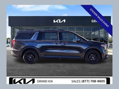 New 2025 Kia Carnival SX