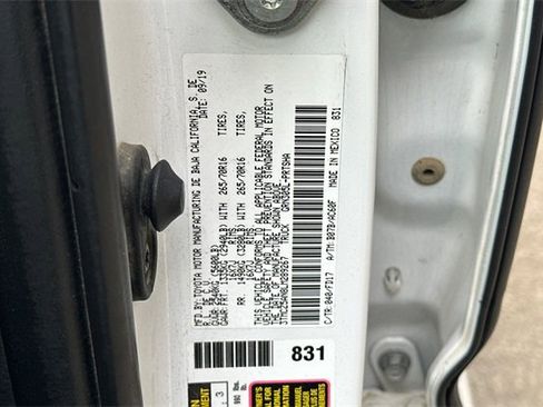 Used 2020 Toyota Tacoma TRD Off-Road image 31