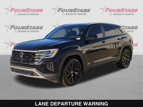 Used 2024 Volkswagen Atlas Cross Sport SE w/ Panoramic Sunroof Package FWD image 9