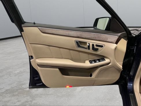 Used 2011 Mercedes-Benz E 350 4MATIC Wagon image 35