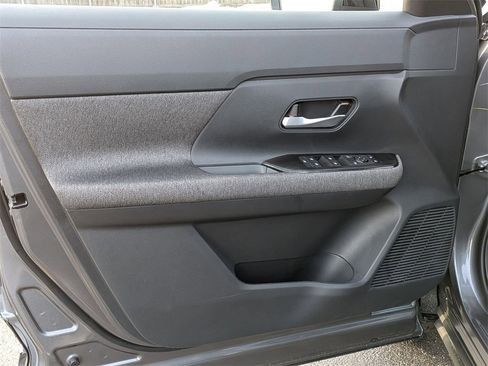 New 2026 Nissan Kicks SV image 9