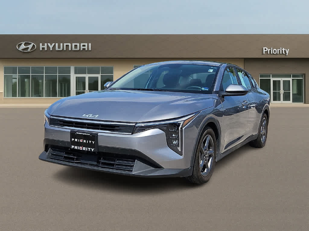 Used 2025 Kia K4 FWD image 1