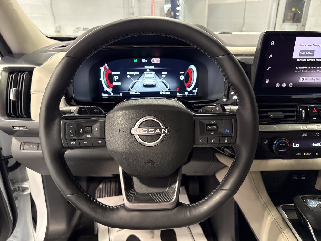 Used 2026 Nissan Pathfinder SL FWD image 5