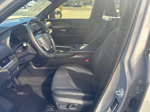 Certified 2026 Toyota Grand Highlander AWD Hybrid image 9