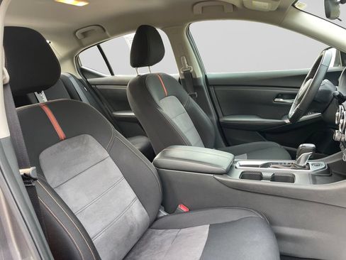 Used 2023 Nissan Sentra SR FWD image 11