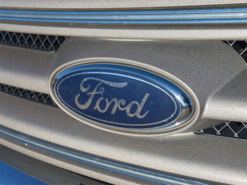 Used 2018 Ford Taurus SEL w/ Equipment Group 201A image 13