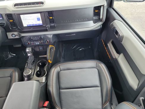 Used 2023 Ford Bronco Badlands w/ Sasquatch Package AWD/4WD image 18