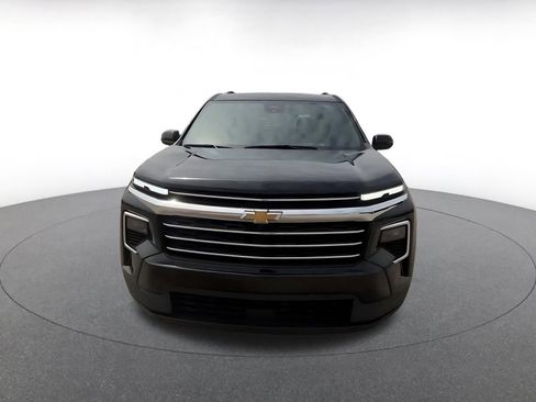 Used 2025 Chevrolet Traverse LT FWD image 4