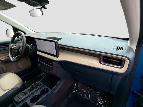 Used 2025 Ford Maverick Lariat w/ 4K Tow Package image 30