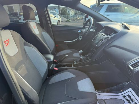 Used 2017 Ford Focus ST FWD image 15