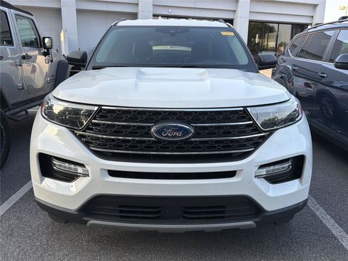 Used 2023 Ford Explorer XLT w/ Equipment Group 202A RWD image 2