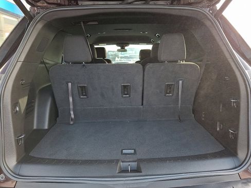 Used 2023 Chevrolet Traverse LT w/ Midnight/Sport Edition image 29