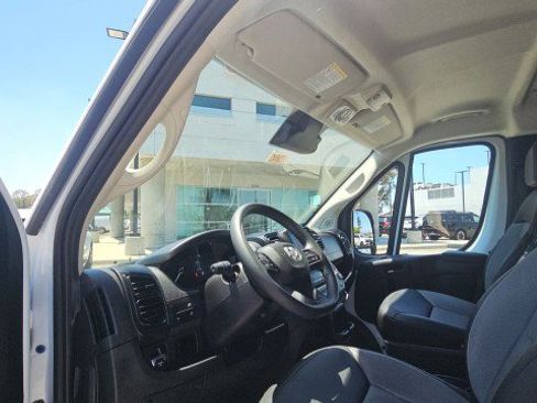 Used 2026 RAM ProMaster 2500 w/ Convenience Group FWD image 19