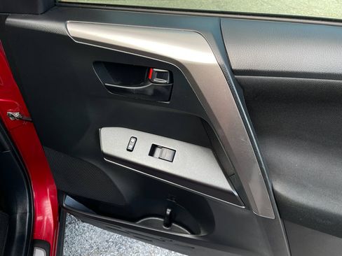 Used 2017 Toyota RAV4 LE image 27