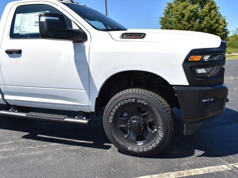 New 2026 RAM 2500 Tradesman AWD/4WD image 4