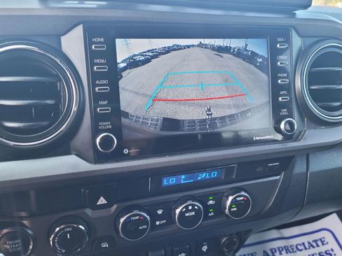 Used 2022 Toyota Tacoma TRD Off-Road image 30