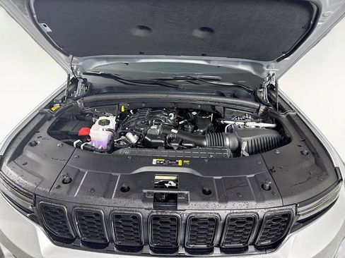 New 2025 Jeep Grand Cherokee Limited w/ Black Appearance Package AWD/4WD image 33