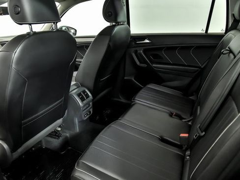 Certified 2024 Volkswagen Tiguan SE w/ Panoramic Sunroof Package image 13