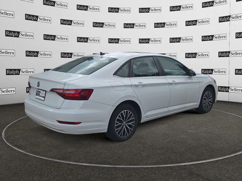 Used 2021 Volkswagen Jetta SE FWD image 6