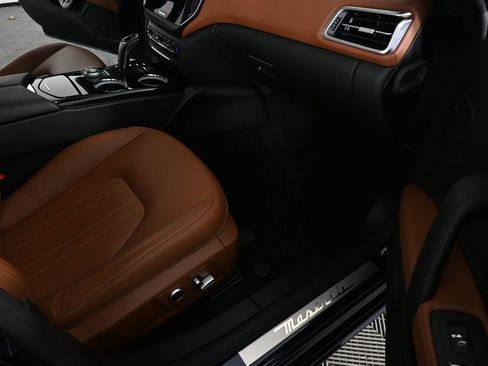 Used 2022 Maserati Ghibli Modena RWD image 21