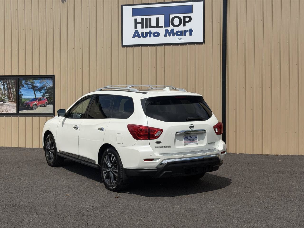 Used 2020 Nissan Pathfinder Platinum FWD image 6