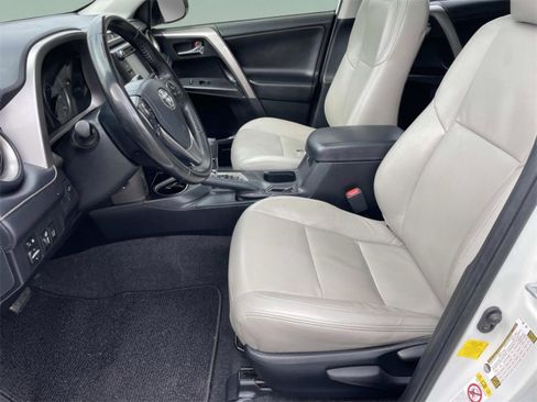 Used 2018 Toyota RAV4 XLE image 13