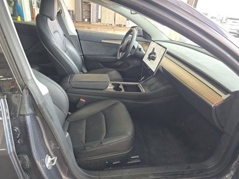Used 2023 Tesla Model 3 Standard Range RWD image 9