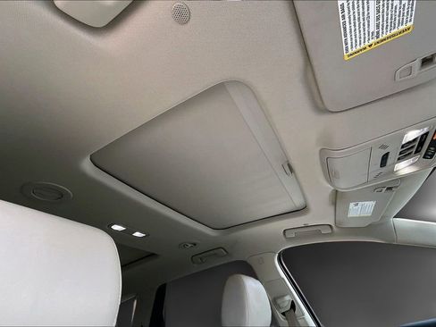 Used 2022 Buick Enclave Essence w/ Experience Buick Package image 28