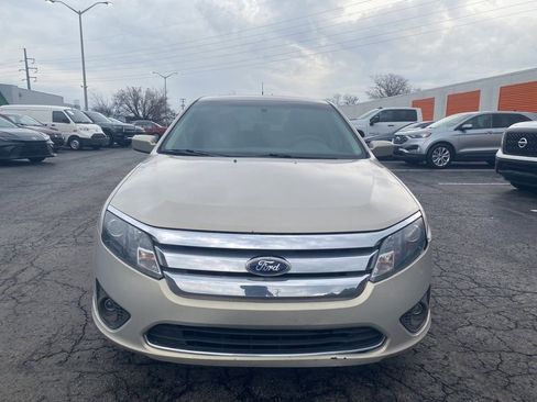 Used 2010 Ford Fusion SE image 2