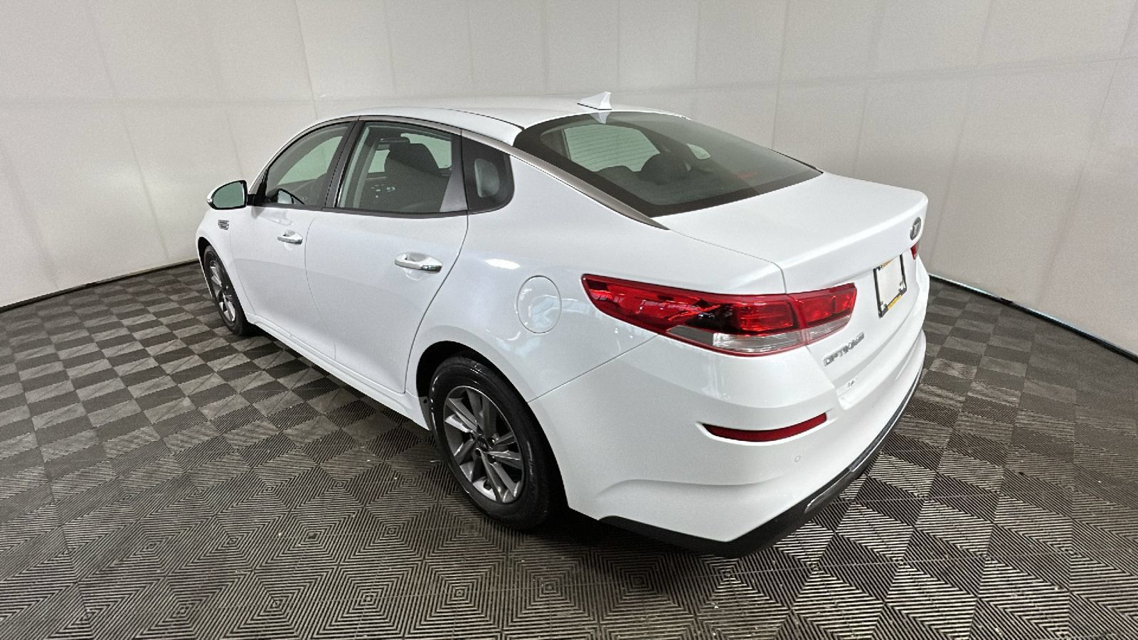 Used 2020 Kia Optima LX FWD image 5