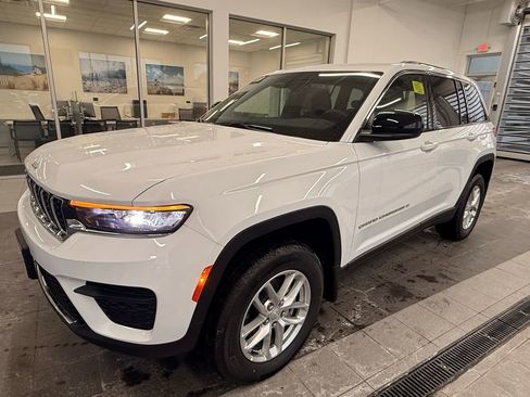 New 2025 Jeep Grand Cherokee Laredo X w/ Luxury Tech Group I image 3