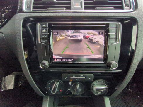 Used 2018 Volkswagen Jetta Sport image 18