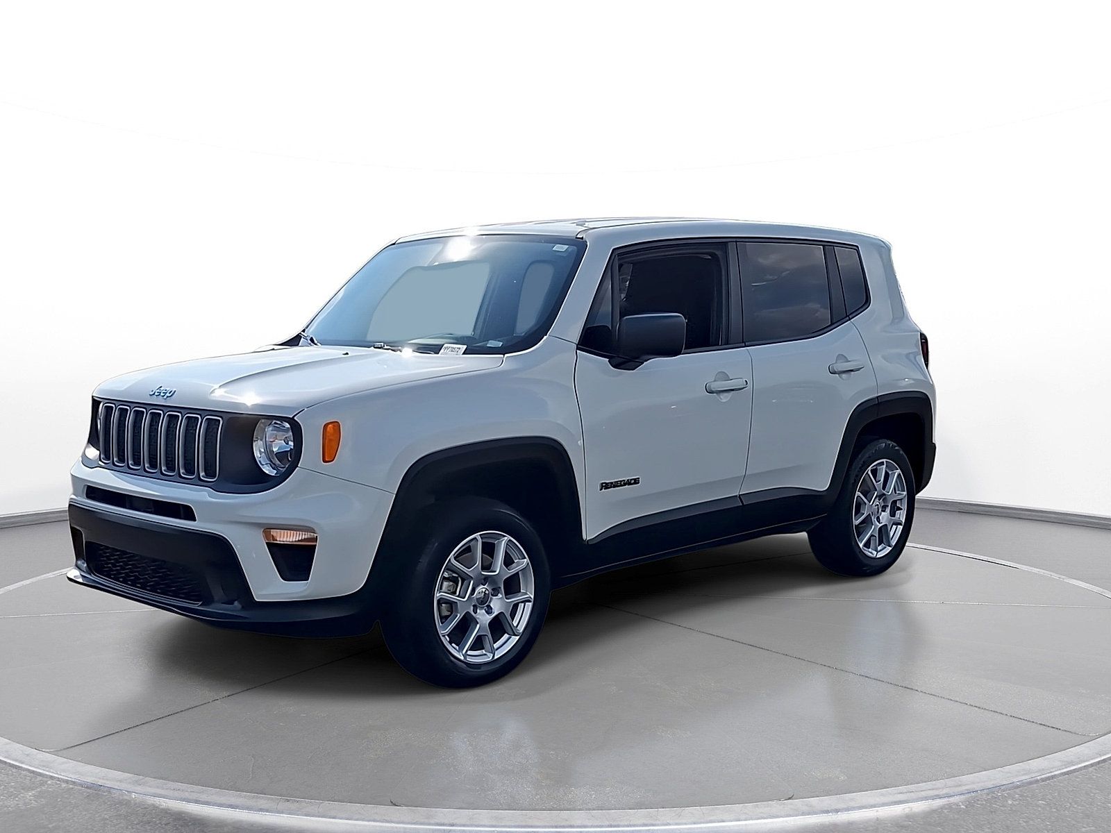Used 2023 Jeep Renegade Latitude AWD/4WD image 4