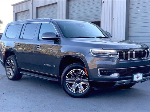 Used 2022 Jeep Wagoneer Series III w/ Flexible Seating Group image 35