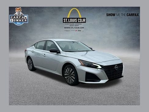 Used 2024 Nissan Altima 2.5 SV image 1