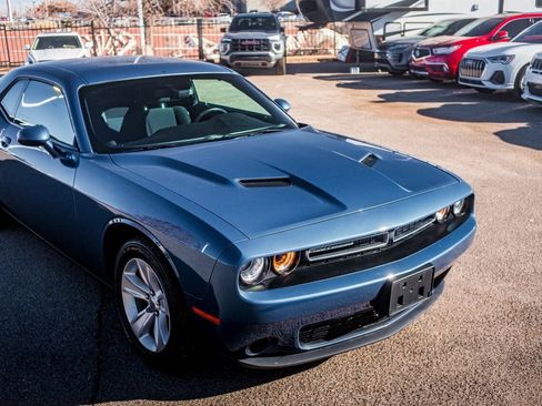 Used 2023 Dodge Challenger SXT image 9