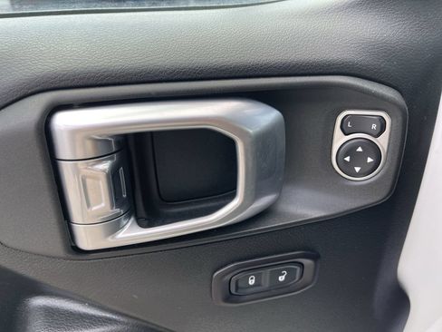 Used 2019 Jeep Wrangler Unlimited Sport S AWD/4WD image 13