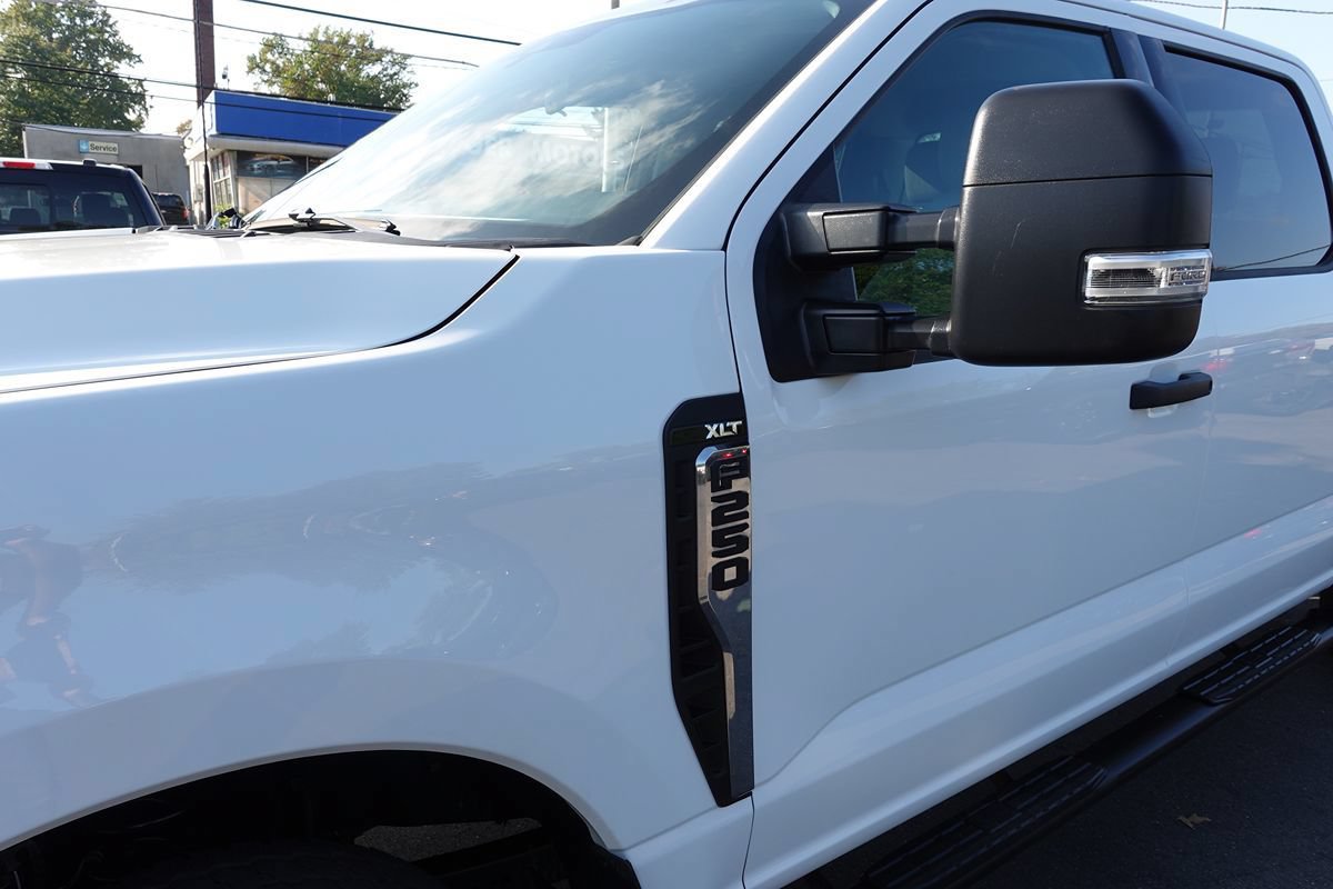 Used 2025 Ford F250 XLT w/ FX4 Off-Road Package AWD/4WD image 7