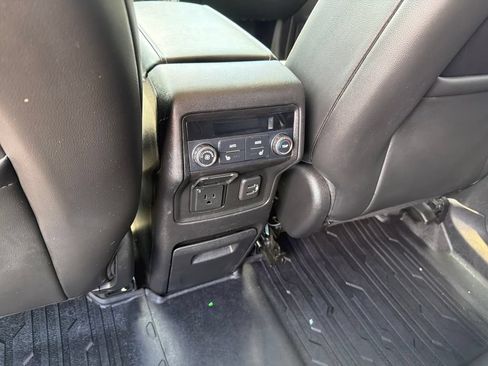 Used 2019 GMC Acadia Denali w/ Technology Package FWD image 30