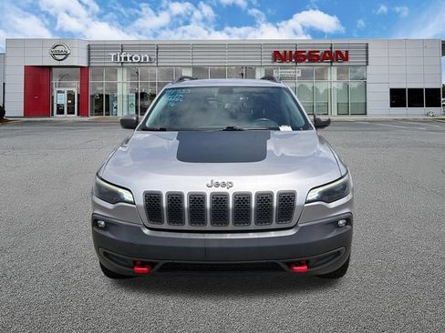 Used 2019 Jeep Cherokee Trailhawk w/ Cold Weather Group AWD/4WD image 2