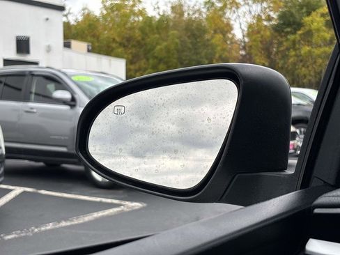 Used 2015 Toyota Corolla S Plus image 24