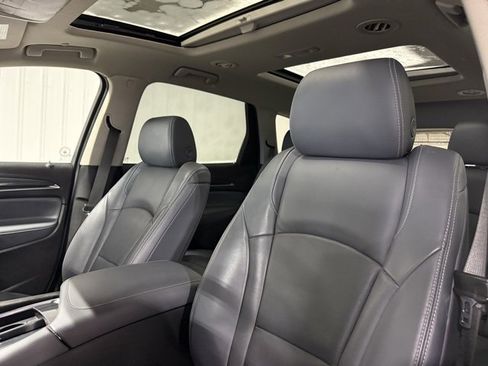 Used 2019 Buick Enclave Premium image 12