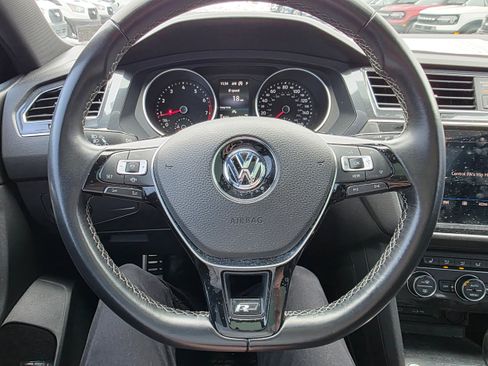 Used 2021 Volkswagen Tiguan SE R-Line image 11