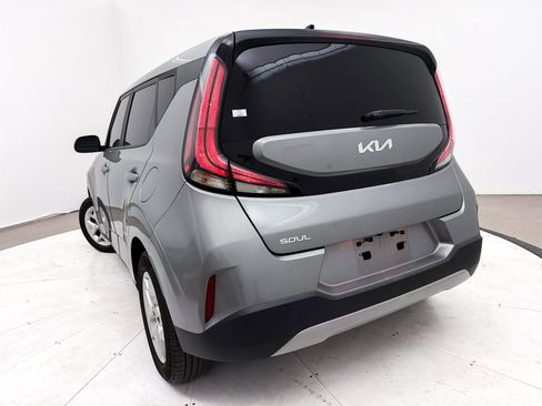 Used 2023 Kia Soul LX w/ LX Technology Package image 7